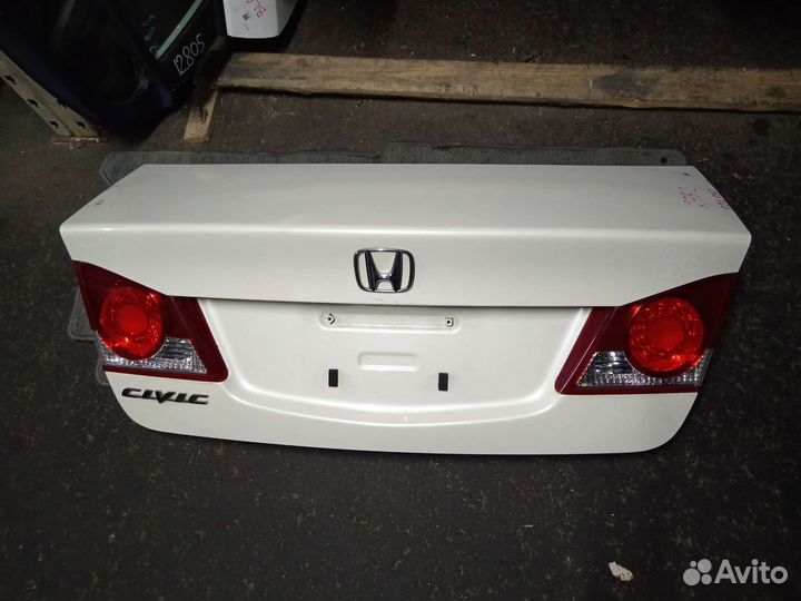 Крышка багажника Honda Civic 4D