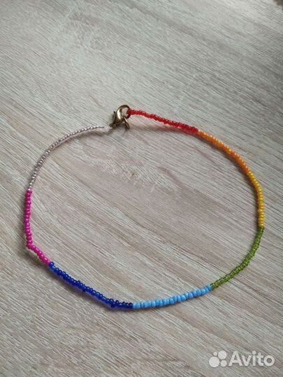 Фигурки, колечки и чокеры из бисера