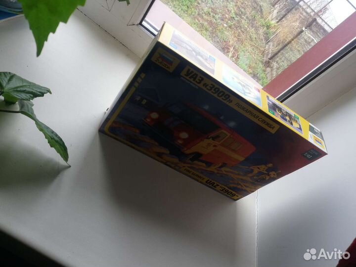 Сборная модель автомобиля УАЗ—3909, маштаб 1/43