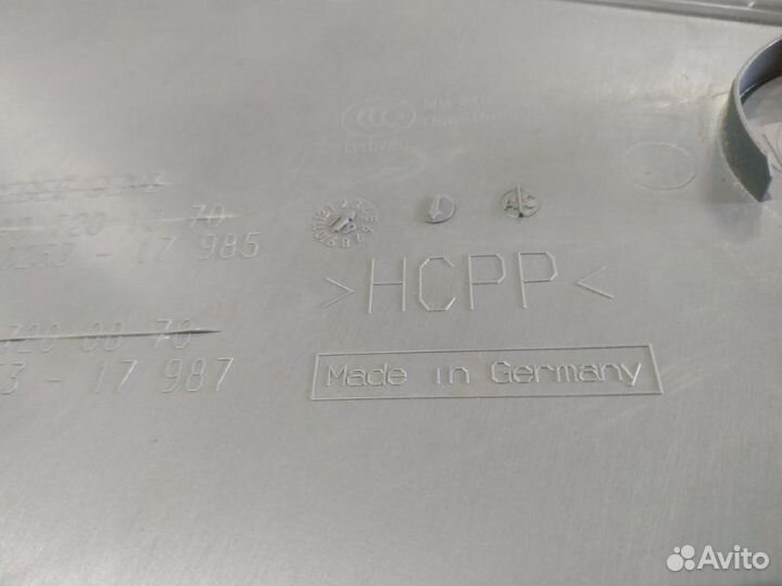 Обшивка боковой двери правая Камаз 65801-Т5