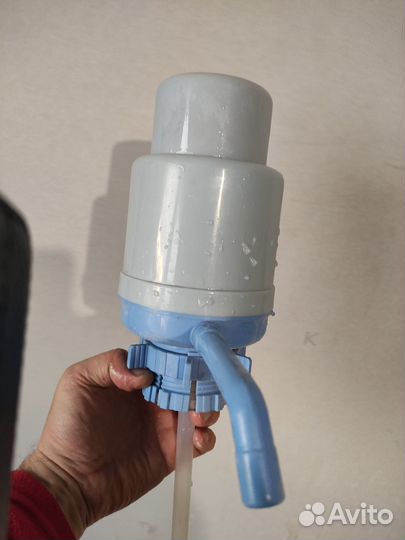 Помпа для воды 100 р