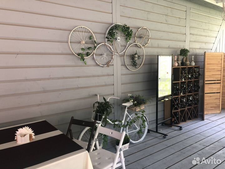 Банкетный зал ресторан для торжеств на берегу озер