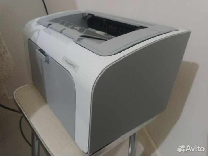 Принтер hp 1102 мало б/у