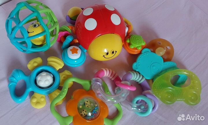 Всё для новорожденного+муз. игрушка+погремушки