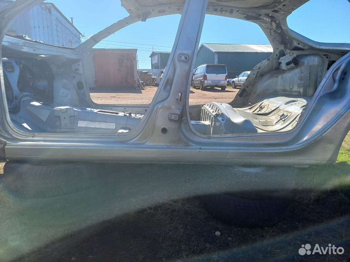 Крылья задние Рено Лагуна 2