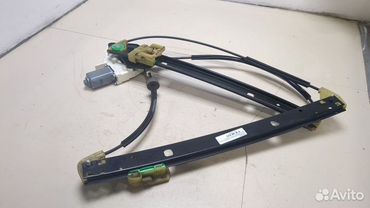 Стеклоподъемник электрический левый передний Audi Q3