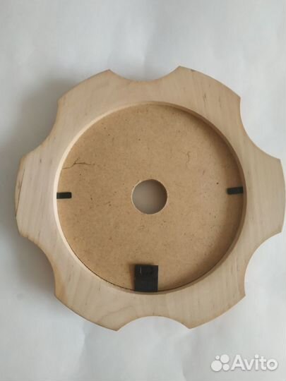 Деревянная рамка для оформления картин