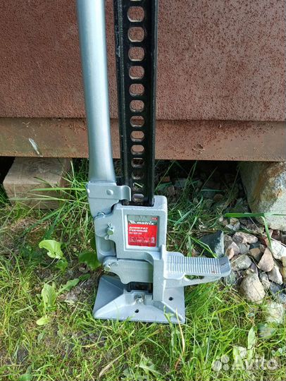 Домкрат реечный Matrix