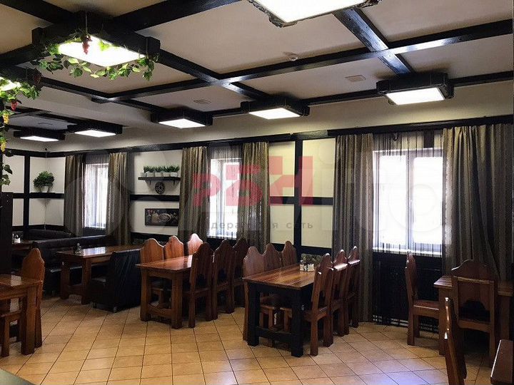 Сдам торговое помещение, 250 м²