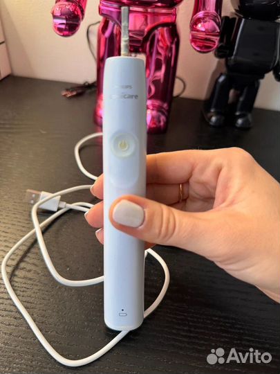 Электрическая зубная щетка philips