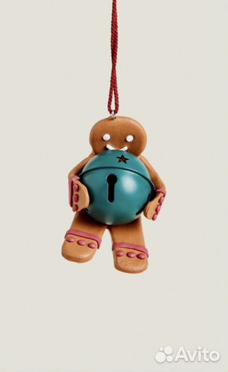 Тарелки и елочные игрушки Zara Christmas