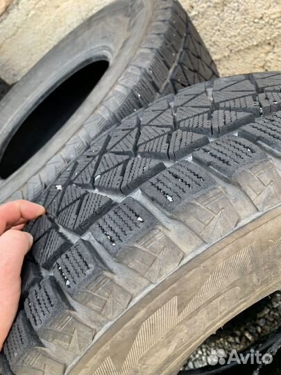 Bridgestone Blizzak DM-V2 16.5/7 R15
