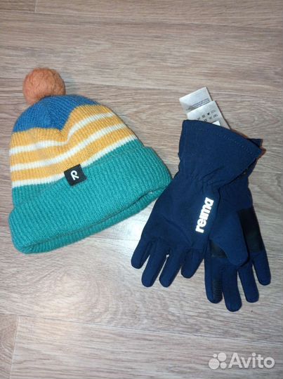 Шапка и варежки reima