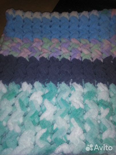 Пушистый плед ручной работы