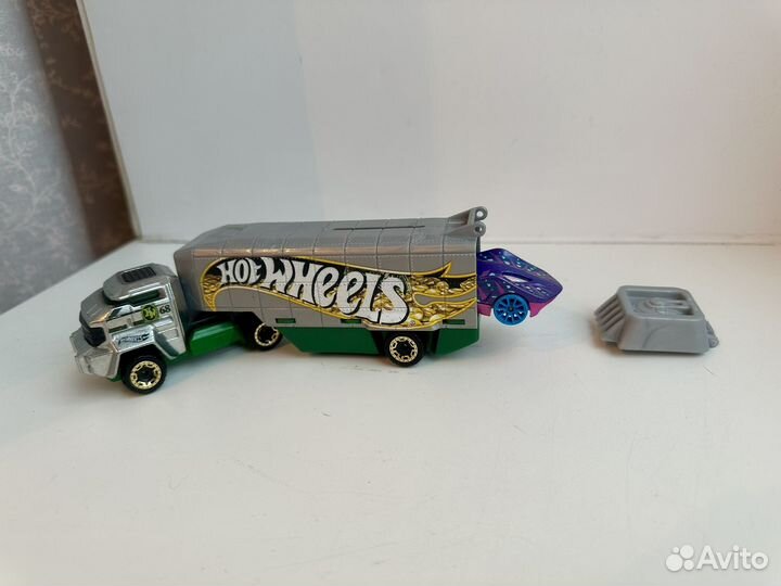 Hot wheels машинки