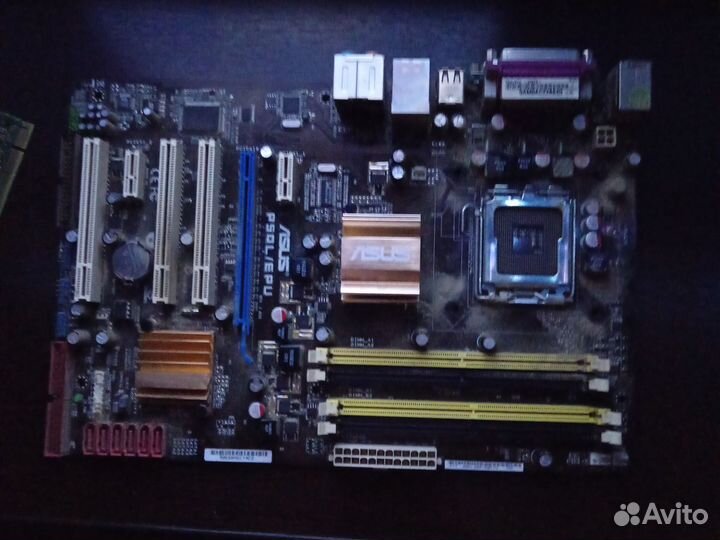 Материнская плата 775