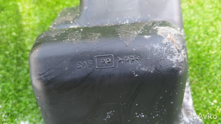 Резонатор воздушного фильтра Nissan Caravan Van