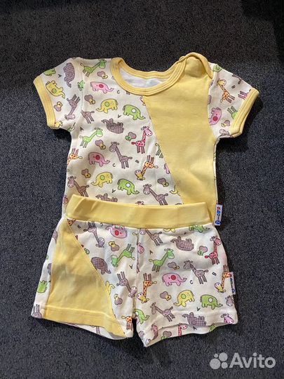 Пакетом детская одежда