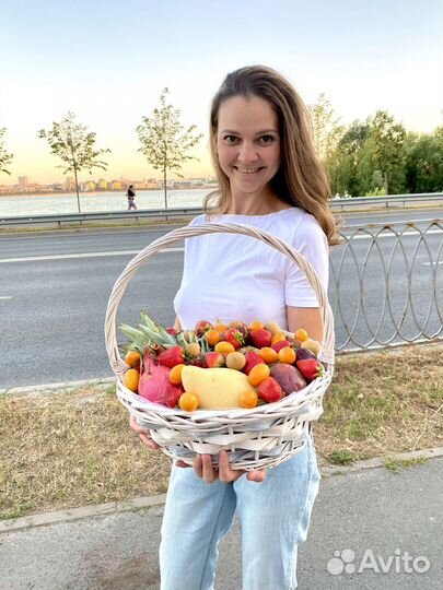 Подарочный набор с экзотическими фруктами