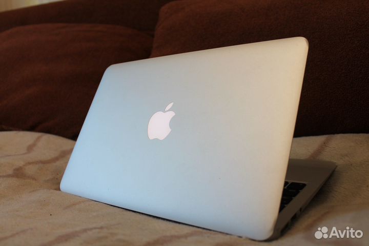 Apple MacBook Air 11 2012 i5/4gb/64gb SSD