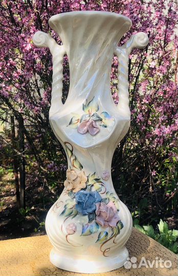 Фарфоровая ваза
