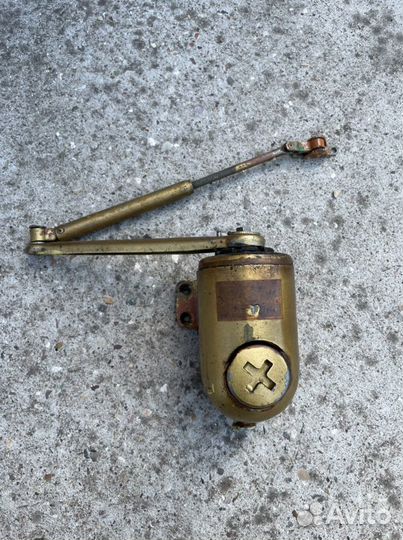 Riga 1960 год дверной доводчик