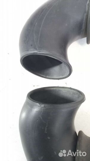 Патрубок воздушного фильтра Volkswagen Toureg 1