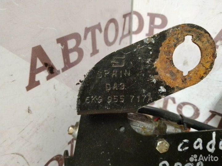 Моторчик дворника задний Volkswagen Caddy 1.9D