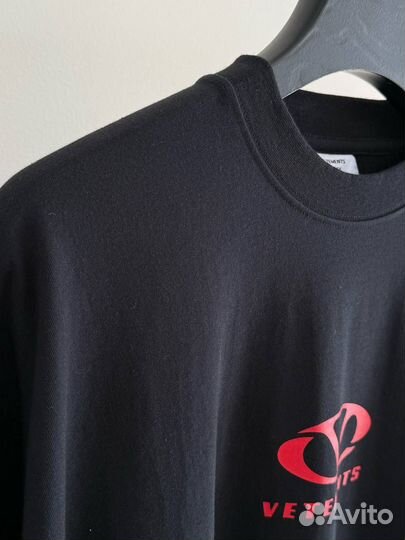 Футболка Vetements