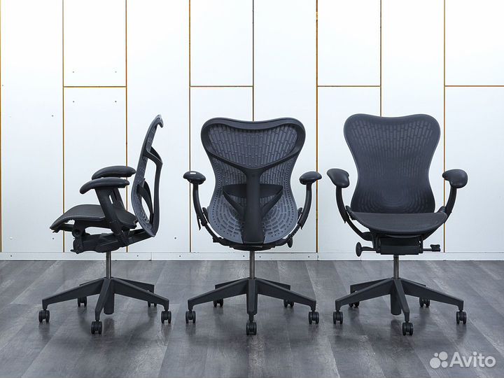 Офисное кресло для руководителя Herman Miller Mirr