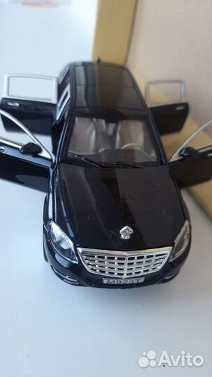 Машинка моделька