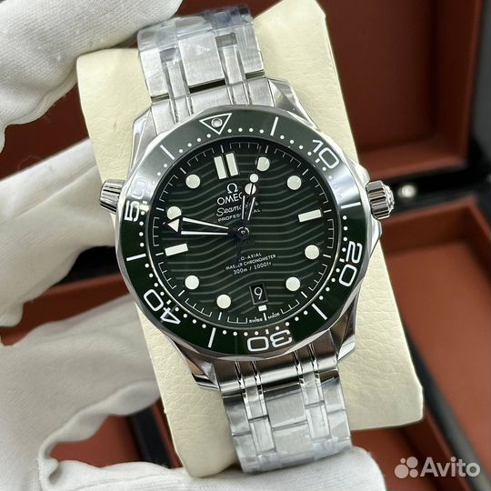 Часы Omega Seamaster Diver 300m Green Dial