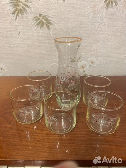 Графин с рюмками