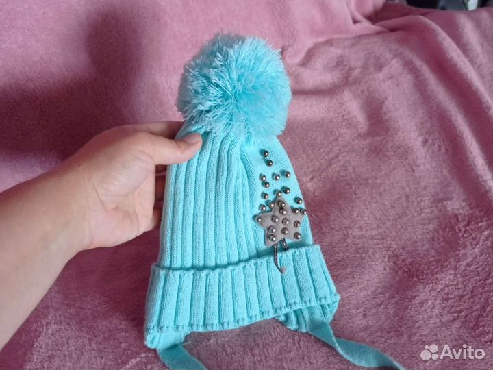 Много шапок для девочки