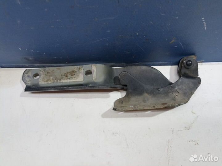 Петля капота правая Fiat Albea седан 1.4 2011