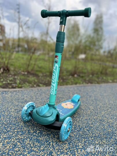 Детский самокат новый