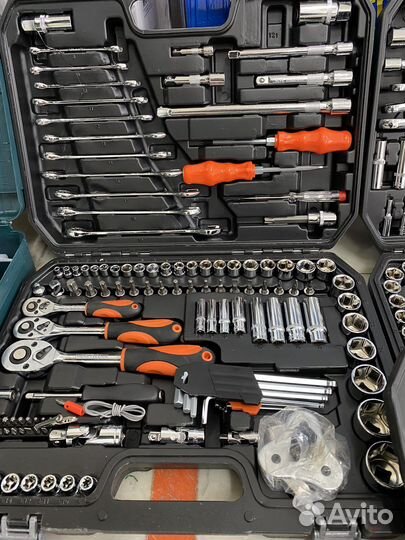 Набор инструментов, ключей