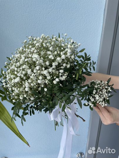 Букет из белой гипсофилы, свадебный букет