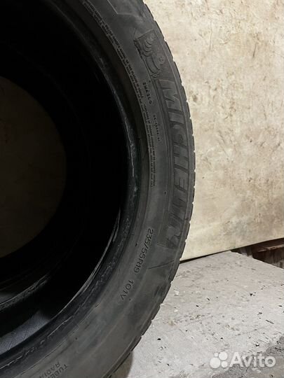 Michelin Latitude Tour HP 235/55 R19 V