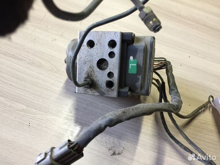 Блок ABS (насос) Nissan Maxima A32 с1995-2000г Мак