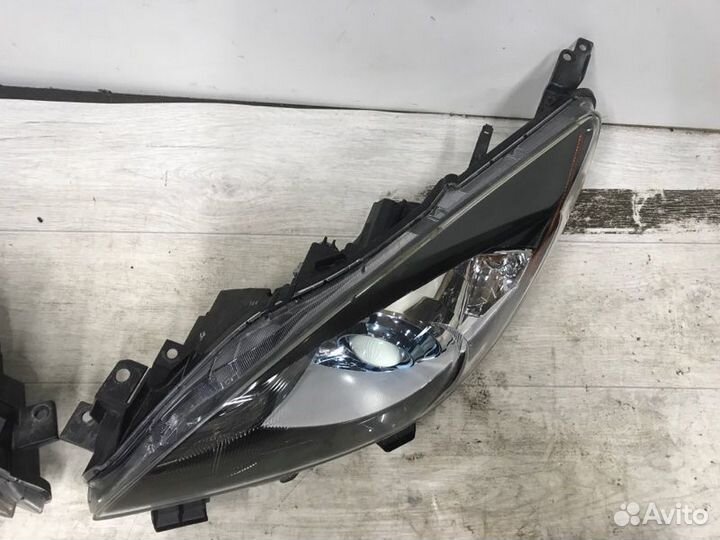 Фара Mazda 3 BL 2010