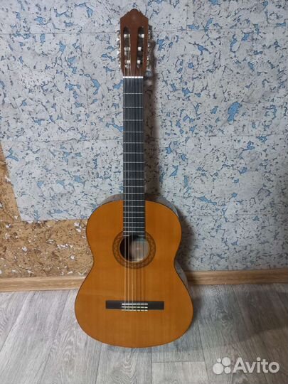 Классическая гитара yamaha C40