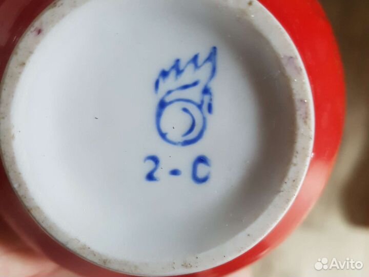 Кофейник (бориславский фарфор)