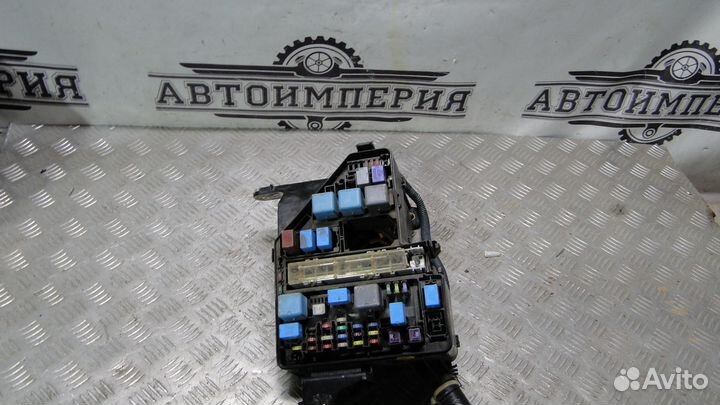 Блок предохранителей Toyota Sienna 2 2005 3.3