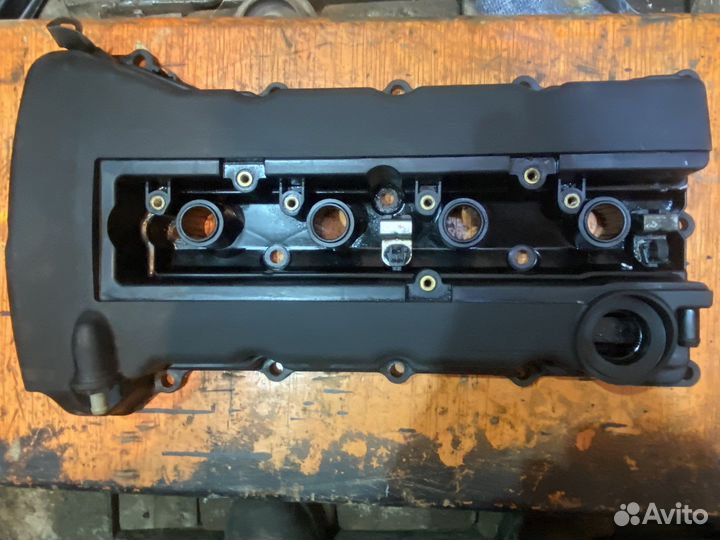Крышка клапанов lancer 10