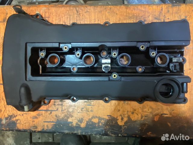 Крышка клапанов lancer 10