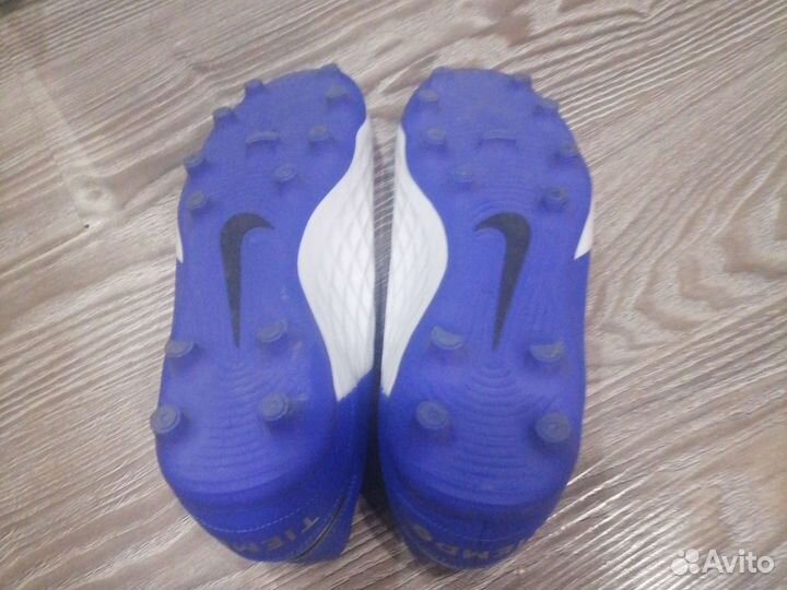 Футбольные бутсы Nike
