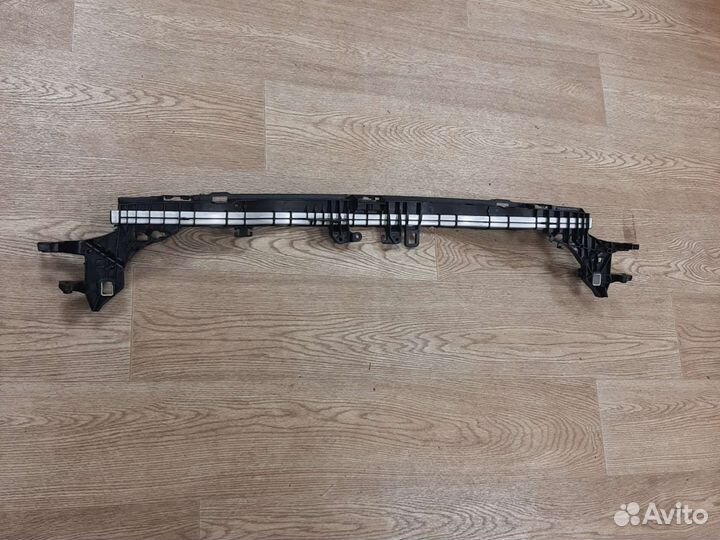 Консоль решетка радиатора Мерседес 213 238