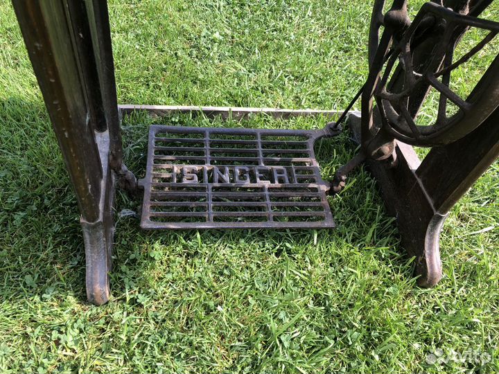 Швейная машина Singer