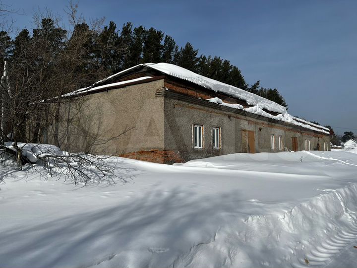 Здание, 1100 м²